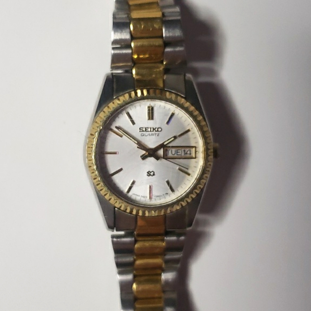 Seiko Quartz Vintage Water Resistant Two Tone Jubilee Band Fluted Bezel Watch - Picture 2 of 16